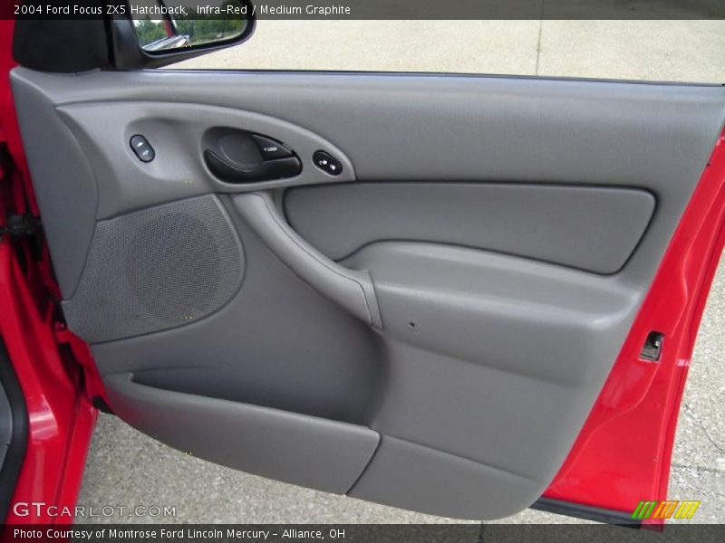 Infra-Red / Medium Graphite 2004 Ford Focus ZX5 Hatchback