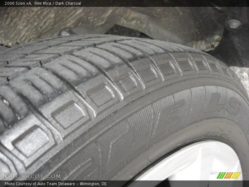Flint Mica / Dark Charcoal 2006 Scion xA