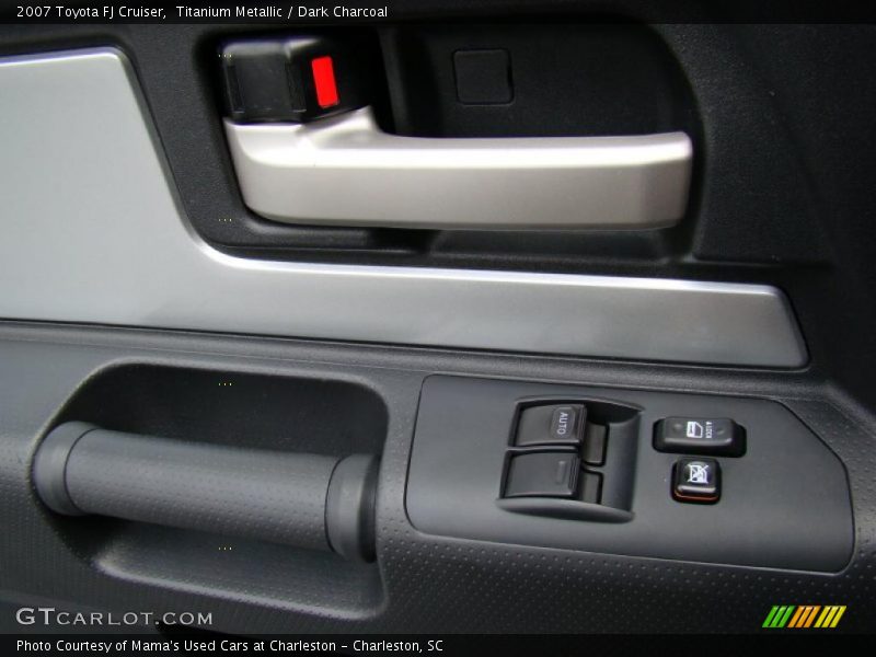 Titanium Metallic / Dark Charcoal 2007 Toyota FJ Cruiser