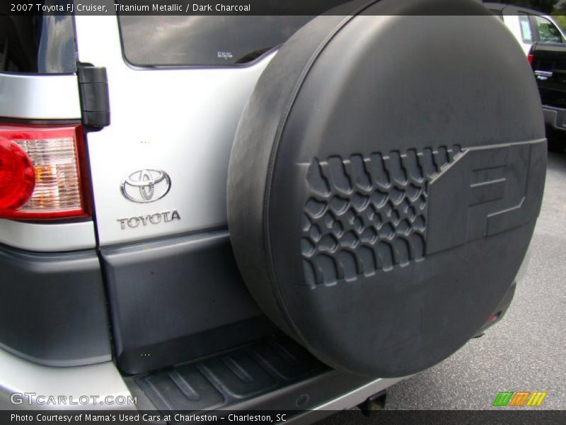 Titanium Metallic / Dark Charcoal 2007 Toyota FJ Cruiser