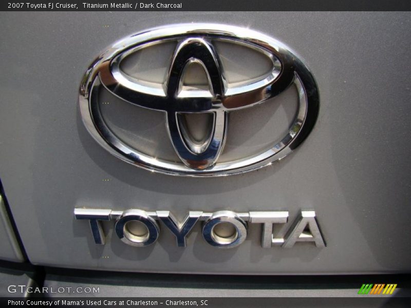 Titanium Metallic / Dark Charcoal 2007 Toyota FJ Cruiser
