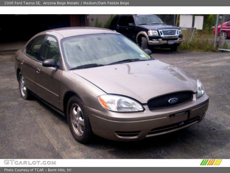 Arizona Beige Metallic / Medium/Dark Pebble Beige 2006 Ford Taurus SE