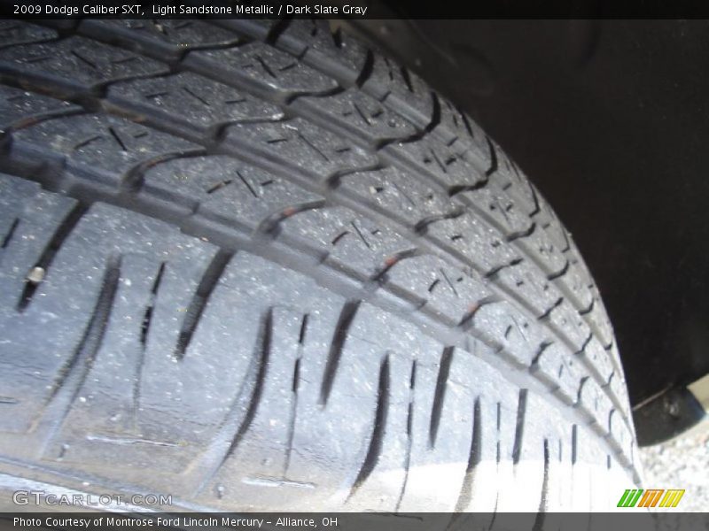 Light Sandstone Metallic / Dark Slate Gray 2009 Dodge Caliber SXT