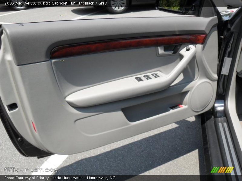 Brilliant Black / Grey 2005 Audi A4 3.0 quattro Cabriolet