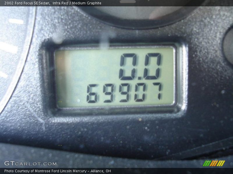 Infra Red / Medium Graphite 2002 Ford Focus SE Sedan