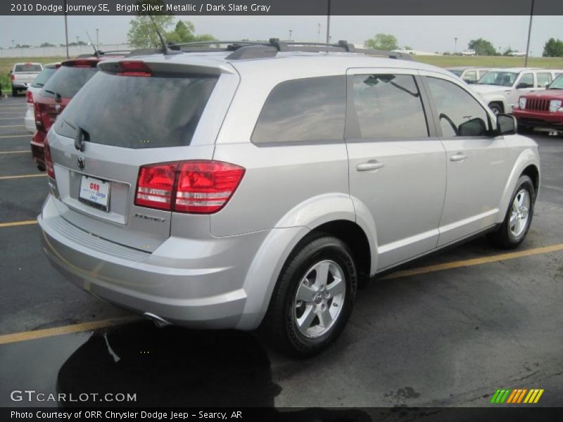 Bright Silver Metallic / Dark Slate Gray 2010 Dodge Journey SE