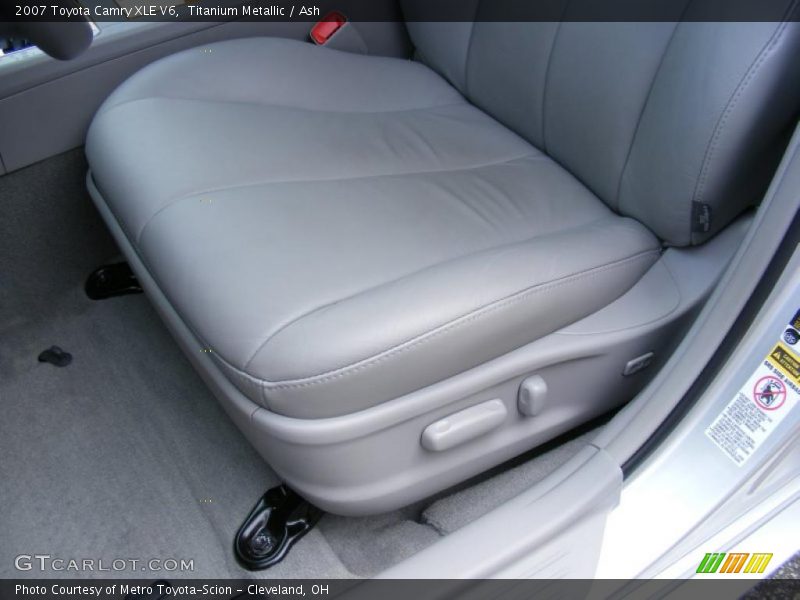 Titanium Metallic / Ash 2007 Toyota Camry XLE V6