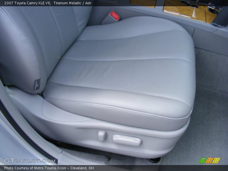 Titanium Metallic / Ash 2007 Toyota Camry XLE V6