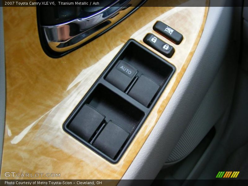 Titanium Metallic / Ash 2007 Toyota Camry XLE V6