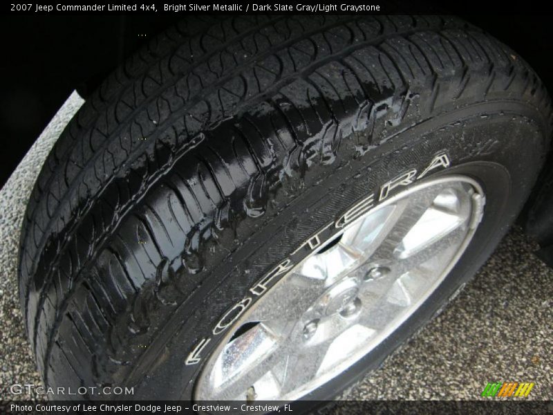 Bright Silver Metallic / Dark Slate Gray/Light Graystone 2007 Jeep Commander Limited 4x4