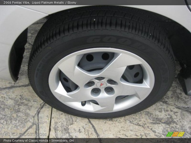Liquid Platinum Metallic / Ebony 2009 Pontiac Vibe