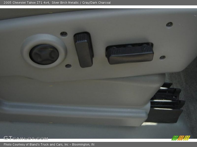 Silver Birch Metallic / Gray/Dark Charcoal 2005 Chevrolet Tahoe Z71 4x4