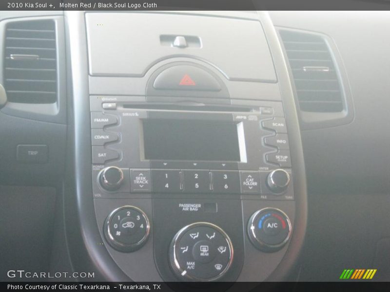 Molten Red / Black Soul Logo Cloth 2010 Kia Soul +