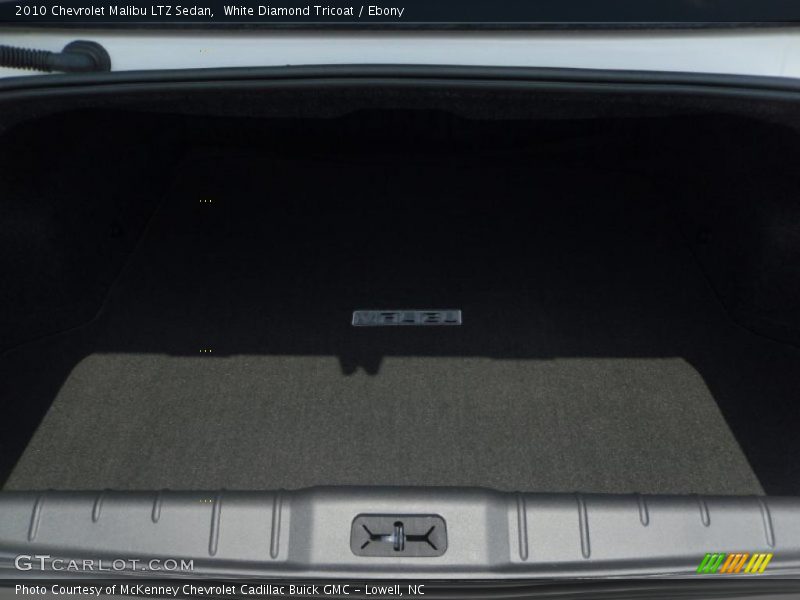 White Diamond Tricoat / Ebony 2010 Chevrolet Malibu LTZ Sedan
