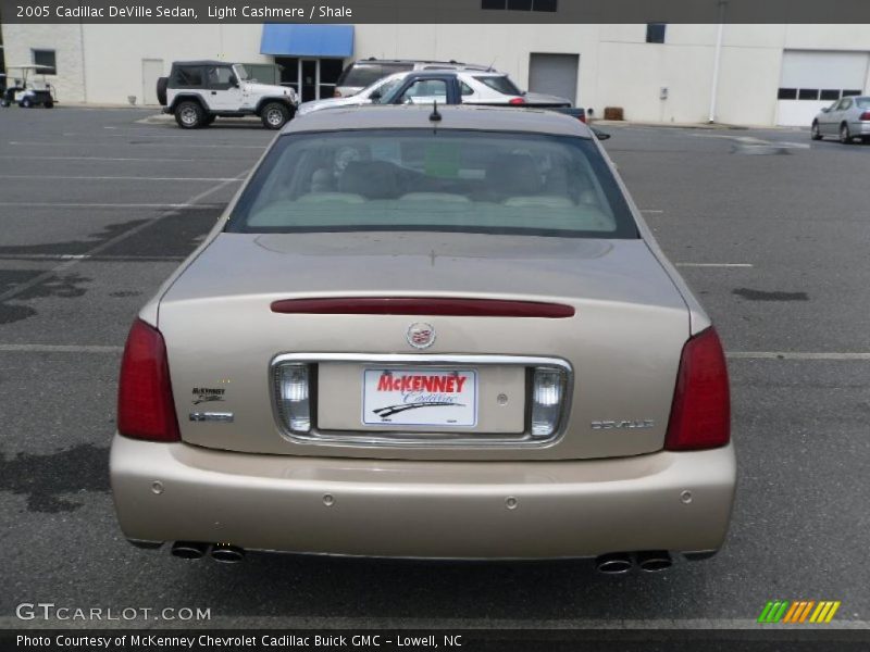 Light Cashmere / Shale 2005 Cadillac DeVille Sedan