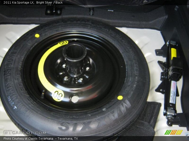 Bright Silver / Black 2011 Kia Sportage LX