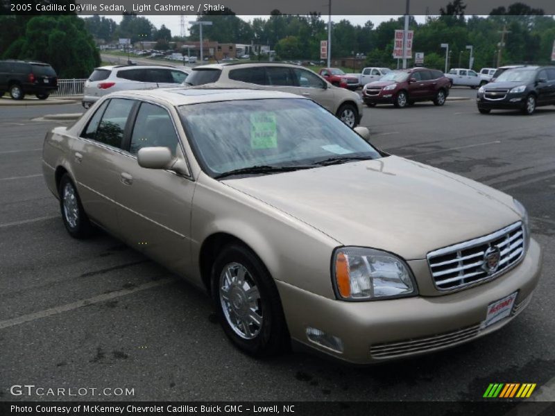 Light Cashmere / Shale 2005 Cadillac DeVille Sedan