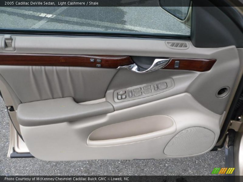 Light Cashmere / Shale 2005 Cadillac DeVille Sedan