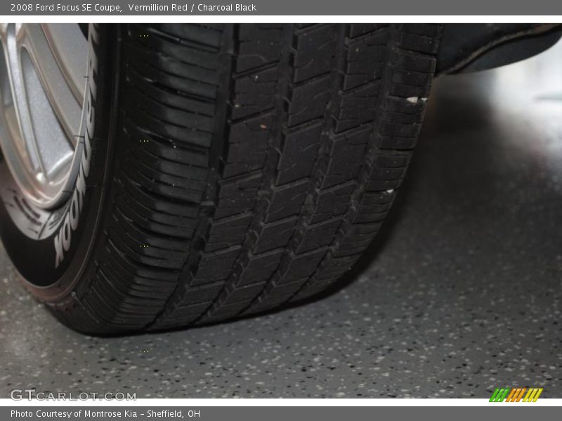 Vermillion Red / Charcoal Black 2008 Ford Focus SE Coupe