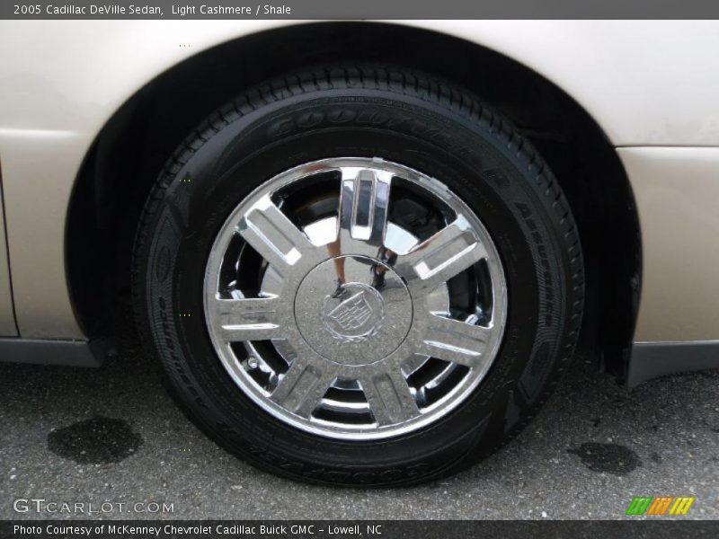 Light Cashmere / Shale 2005 Cadillac DeVille Sedan