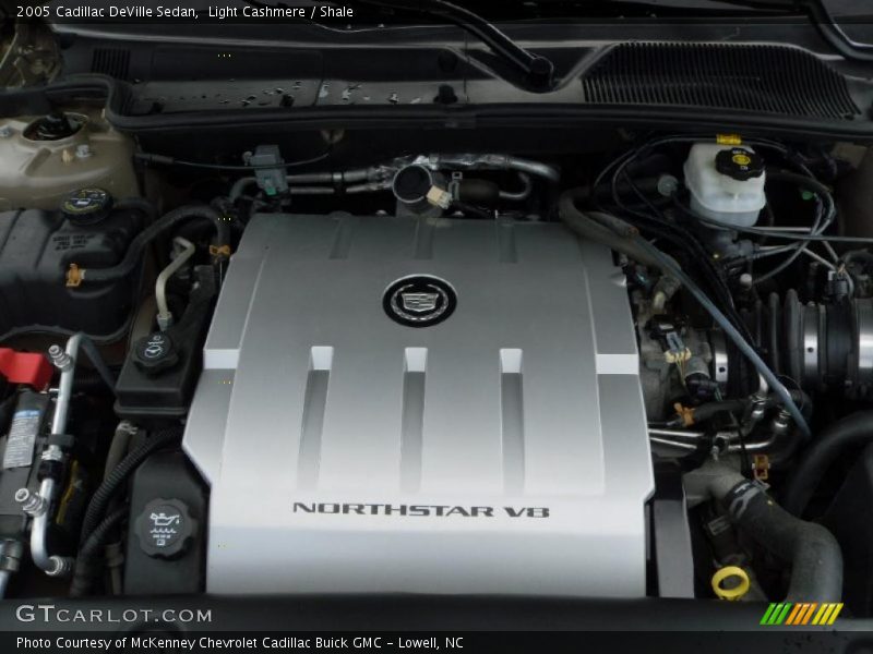 Light Cashmere / Shale 2005 Cadillac DeVille Sedan