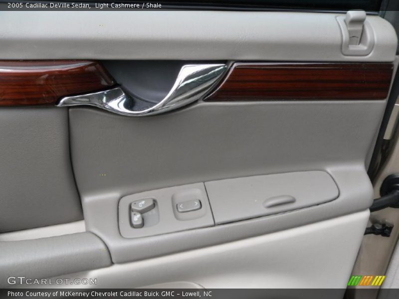 Light Cashmere / Shale 2005 Cadillac DeVille Sedan