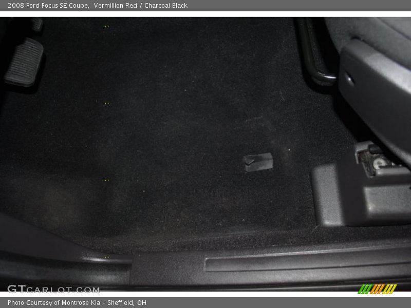 Vermillion Red / Charcoal Black 2008 Ford Focus SE Coupe