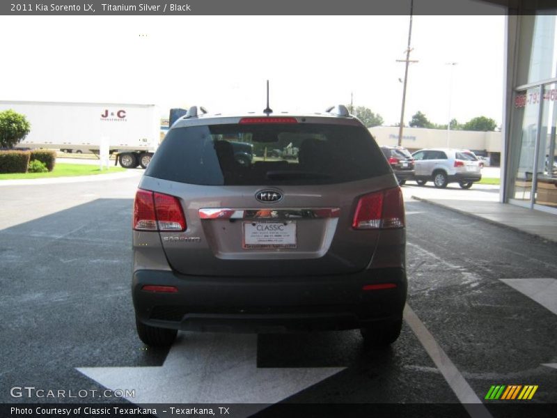 Titanium Silver / Black 2011 Kia Sorento LX