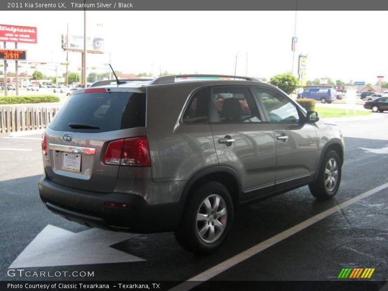 Titanium Silver / Black 2011 Kia Sorento LX