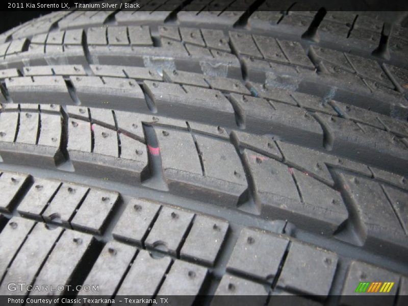 Titanium Silver / Black 2011 Kia Sorento LX