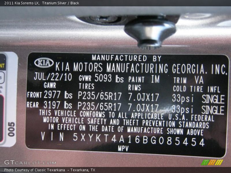 Titanium Silver / Black 2011 Kia Sorento LX