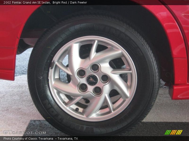 Bright Red / Dark Pewter 2002 Pontiac Grand Am SE Sedan