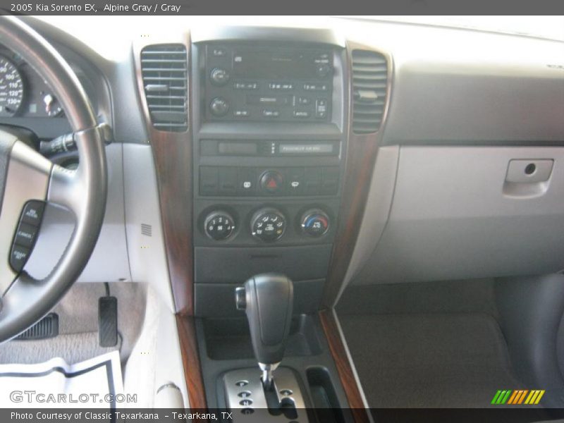 Alpine Gray / Gray 2005 Kia Sorento EX