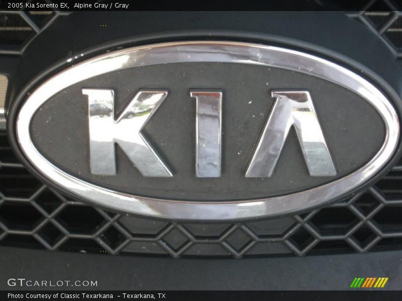 Alpine Gray / Gray 2005 Kia Sorento EX