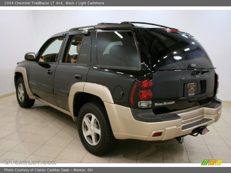 Black / Light Cashmere 2004 Chevrolet TrailBlazer LT 4x4