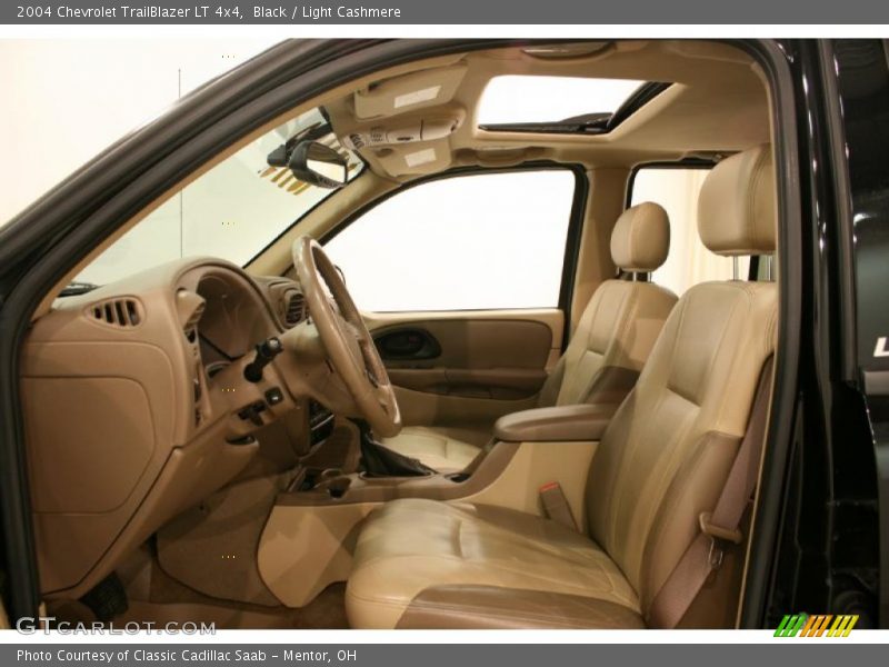 Black / Light Cashmere 2004 Chevrolet TrailBlazer LT 4x4