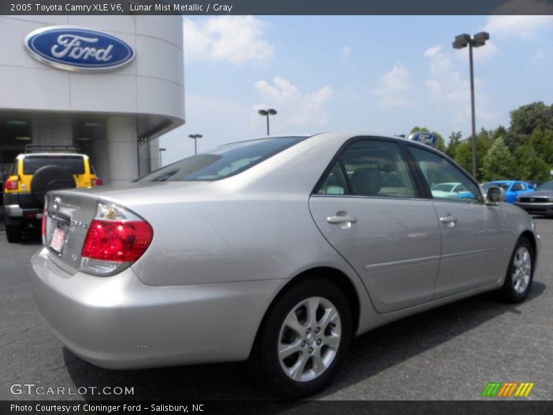 Lunar Mist Metallic / Gray 2005 Toyota Camry XLE V6