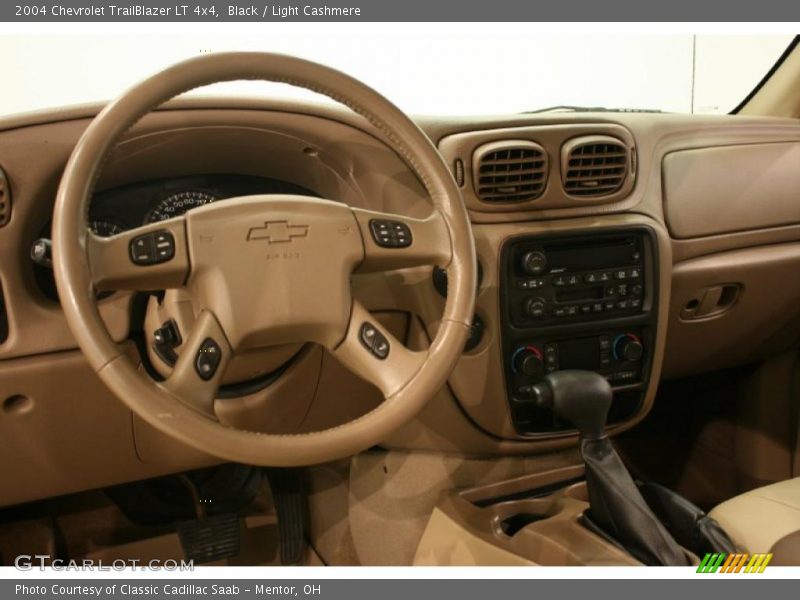 Black / Light Cashmere 2004 Chevrolet TrailBlazer LT 4x4