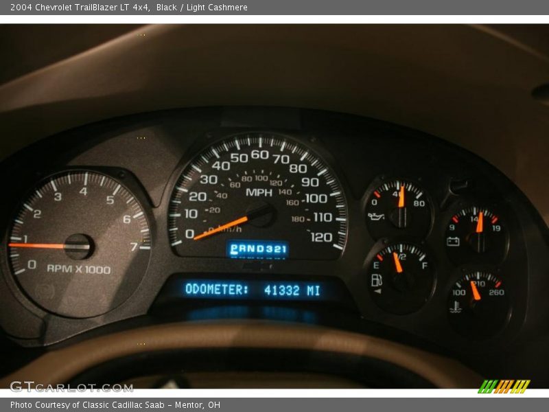 Black / Light Cashmere 2004 Chevrolet TrailBlazer LT 4x4