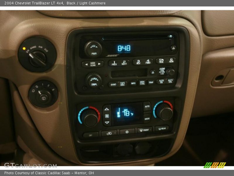 Black / Light Cashmere 2004 Chevrolet TrailBlazer LT 4x4
