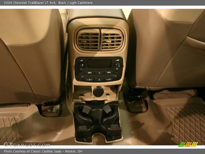 Black / Light Cashmere 2004 Chevrolet TrailBlazer LT 4x4