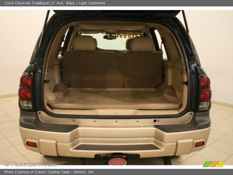 Black / Light Cashmere 2004 Chevrolet TrailBlazer LT 4x4