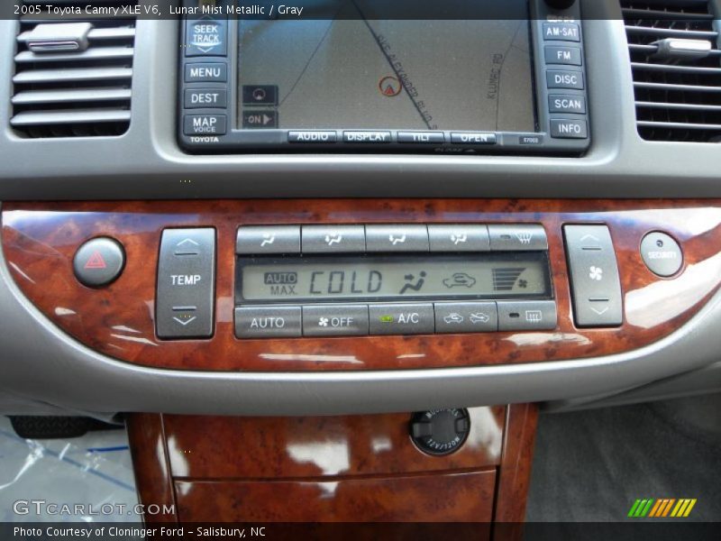 Lunar Mist Metallic / Gray 2005 Toyota Camry XLE V6