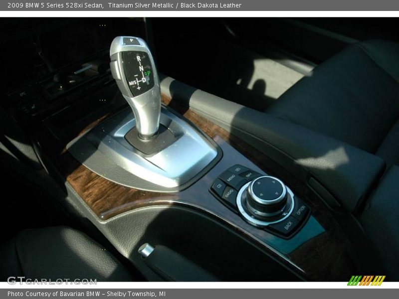 Titanium Silver Metallic / Black Dakota Leather 2009 BMW 5 Series 528xi Sedan