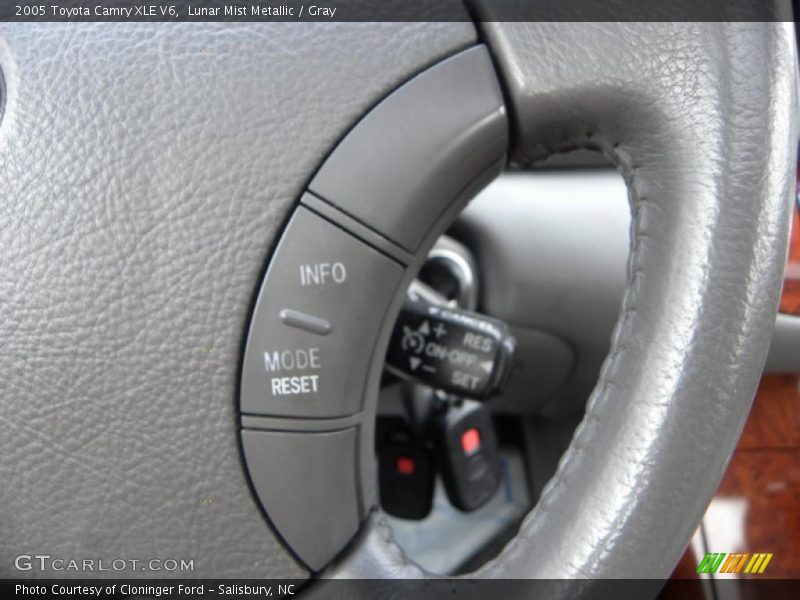 Lunar Mist Metallic / Gray 2005 Toyota Camry XLE V6