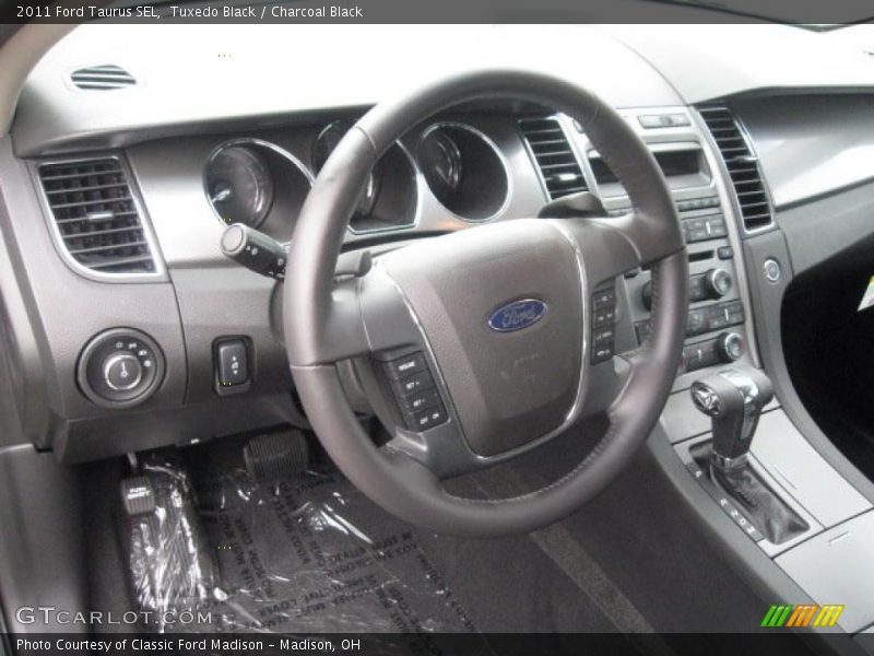 Tuxedo Black / Charcoal Black 2011 Ford Taurus SEL