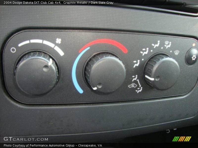 Graphite Metallic / Dark Slate Gray 2004 Dodge Dakota SXT Club Cab 4x4