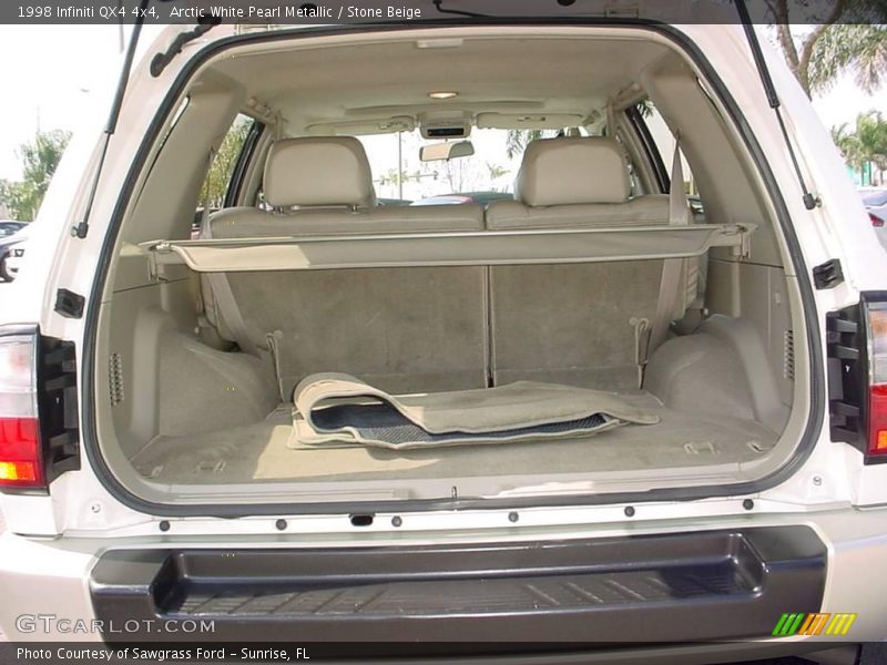 Arctic White Pearl Metallic / Stone Beige 1998 Infiniti QX4 4x4