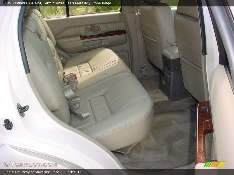 Arctic White Pearl Metallic / Stone Beige 1998 Infiniti QX4 4x4