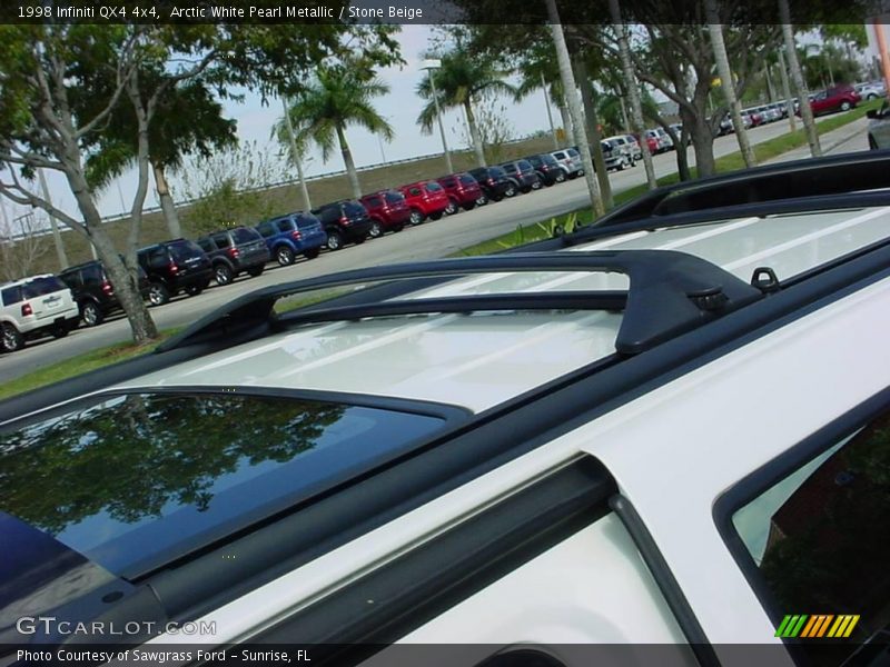 Arctic White Pearl Metallic / Stone Beige 1998 Infiniti QX4 4x4